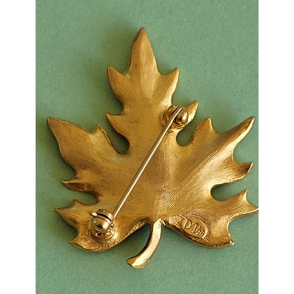 Vintage Leaf Brooch with Rhinestones - Stamped by Manufacturer - Picture 2 of 10